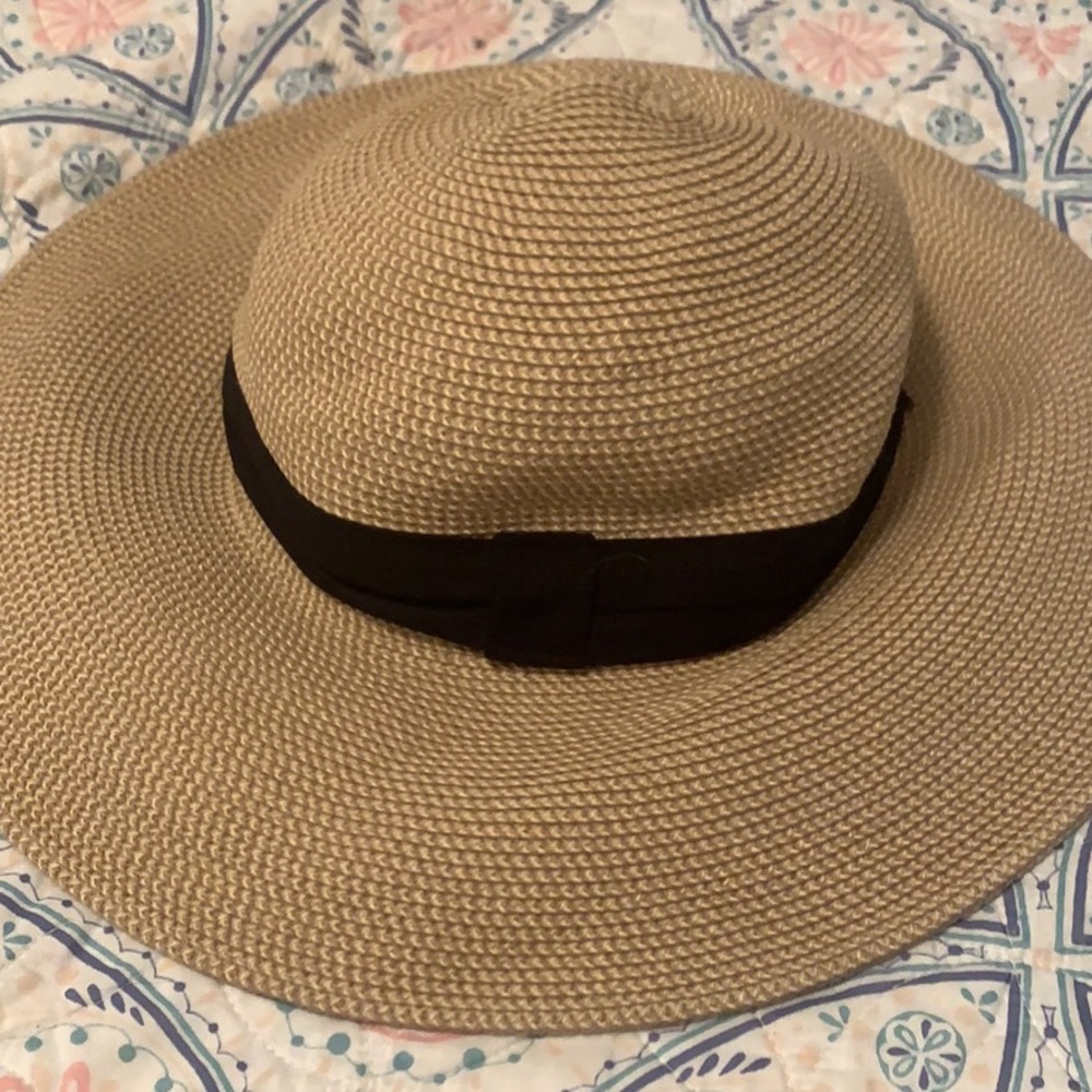 Solar Escape Wide Brim Sun Hat